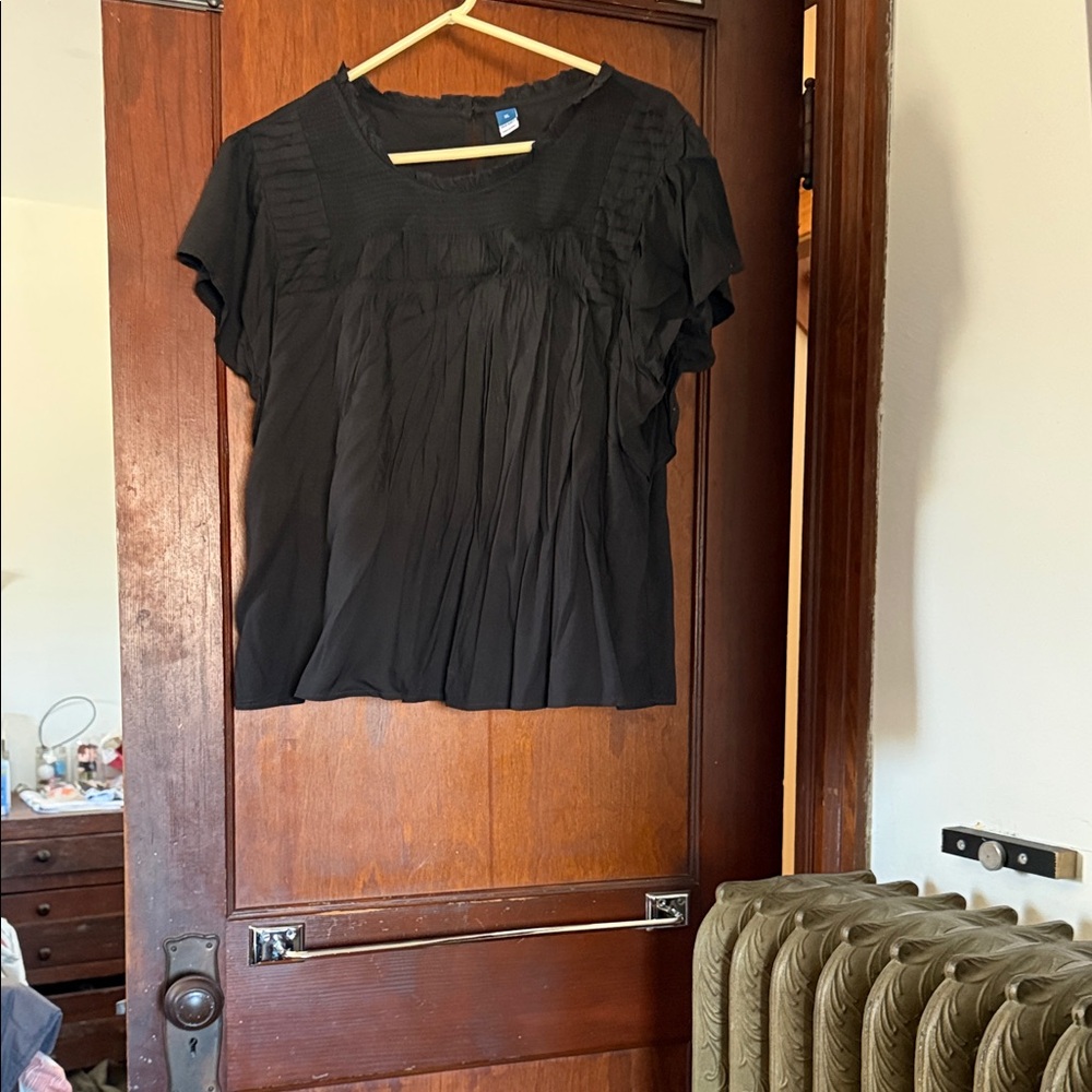Old Navy Black Pleated Short Sleeve Blouse